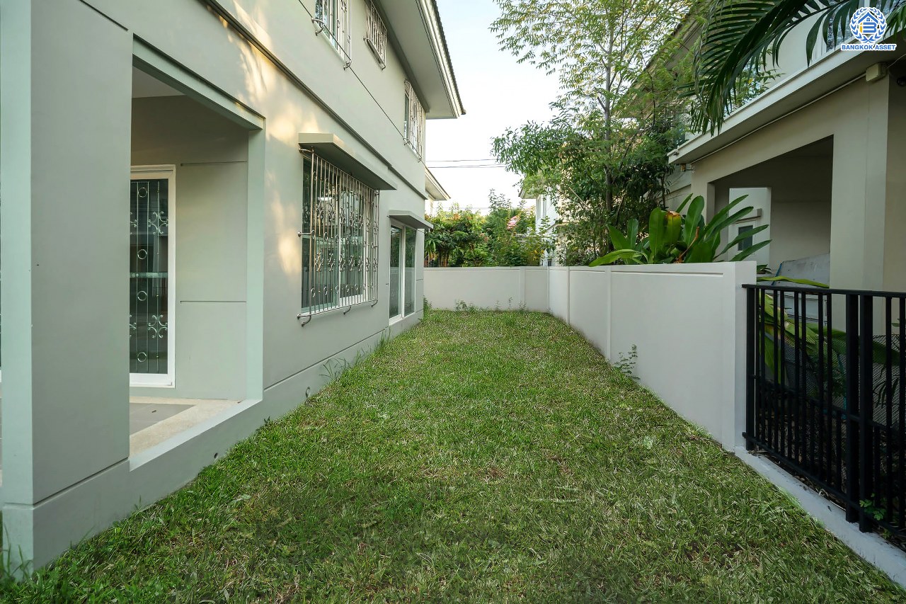 บ้านเดี่ยวมือสอง จากแบรนด์ LH โครงการ ชัยพฤกษ์ วัชรพล หลังใหญ่ เนื้อที่ 55.4 ตร.ว. ฟังก์ชัน 3 ห้องนอน 3 ห้องน้ำ จอดรถได้ 2 คัน พร้อม Facilities ครบครัน บนทำเลเดินทางสะดวก ติดถนนสุขาภิบาล5 เชื่อมต่อหลายเส้นทาง ใกล้ทางด่วน "ฉลองรัช" และรถไฟฟ้าสายสีเขียว "สถานีสายหยุด"